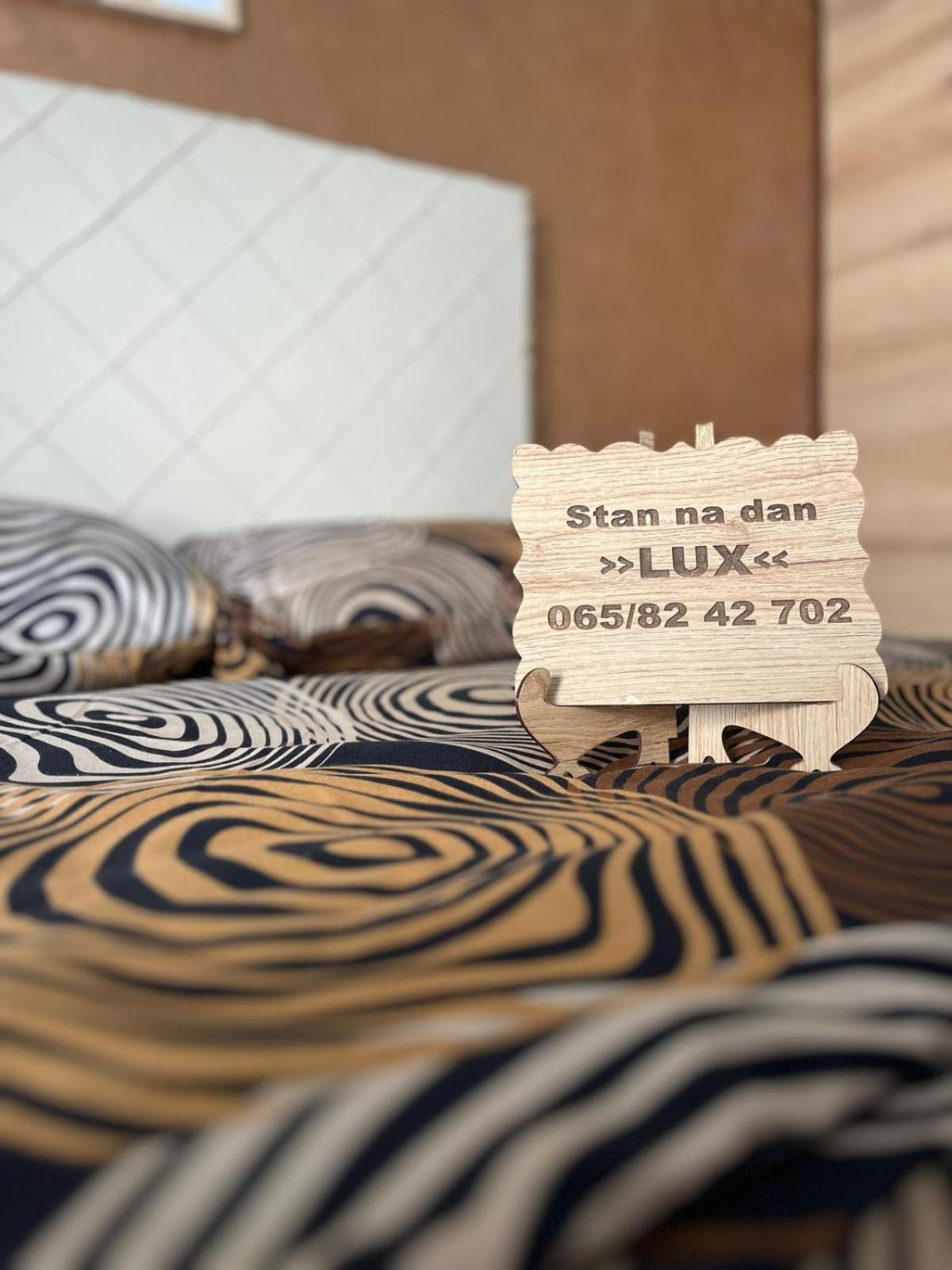 Apartman Lux ヴラニェ エクステリア 写真