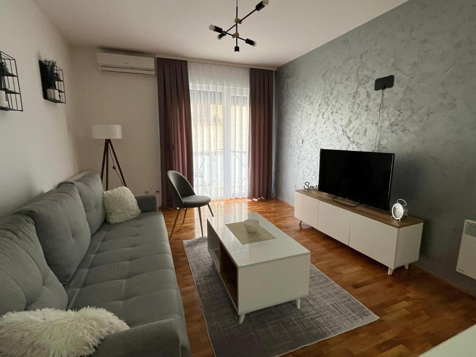 Apartman Lux ヴラニェ エクステリア 写真