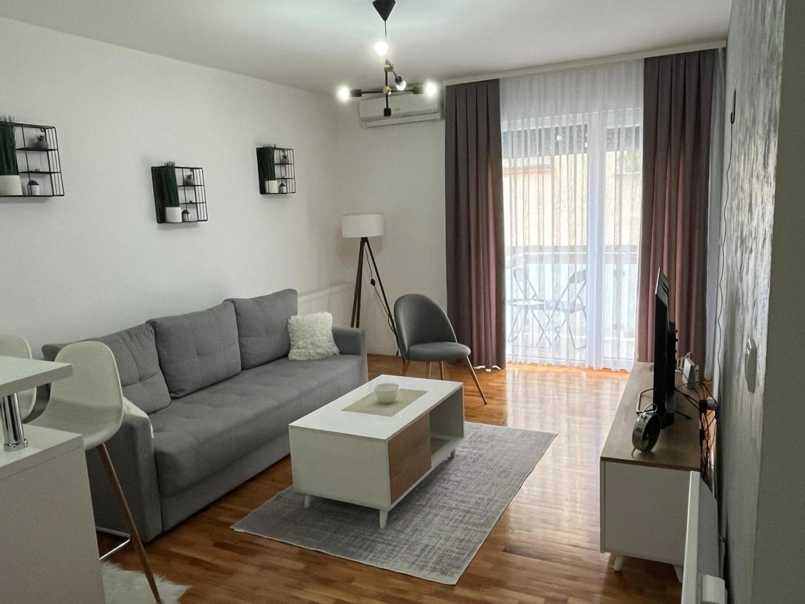 Apartman Lux ヴラニェ エクステリア 写真
